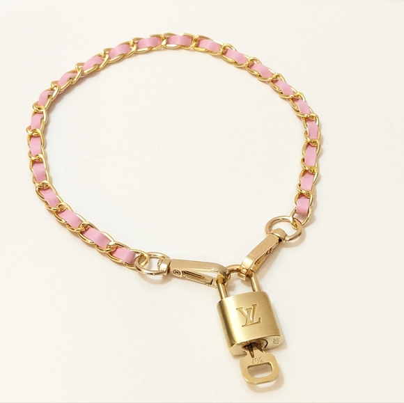 Price is firm.✨ Louis Vuitton ✨ chain lock and key match #307 - Picture 8 of 11